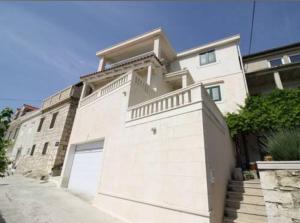 Wind Rose Apartments Sumartin