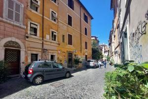 Vicolo del Bologna in Trastevere by Halldis