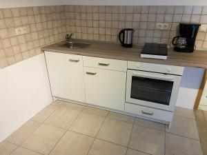 NEU EG Ferienwohnung bis 4 Personen im Naherholungs u Seengebiet