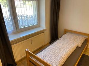 NEU EG Ferienwohnung bis 4 Personen im Naherholungs u Seengebiet