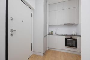 Stylish Studio with Air Conditioning in a Prime Location By Noclegi Renters