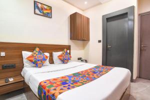 FabHotel New Saurabh Inn, Bengali Square
