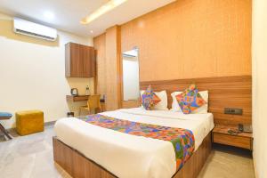 FabHotel New Saurabh Inn, Bengali Square