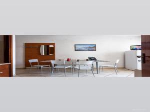 Spacious apartment with side sea view