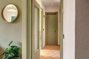 Design e Vista Lago Beachfront Oasis with AC e WiFi