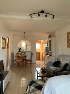 Spacious and cozy apartment with the sea view