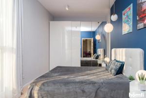 Golden River Apartment AC - homfi Collection