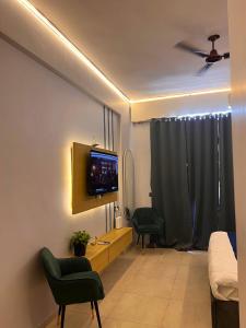 Hazratganj Hideaway