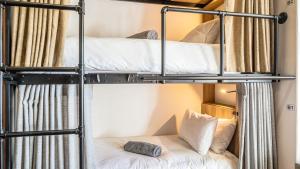 Adamastor Backpackers