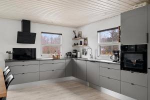 Newly Renovated Holiday Home 150 M From Fjord