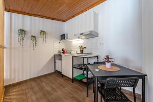 Wake up with the Sea Breeze- House with pool AP1
