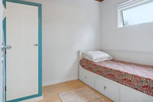 Holiday Home Near Beautiful White Sandy Beaches