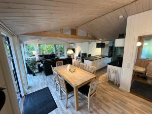 Wonderful 100 Sqm Holiday Home600M From The Sea