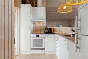 Hyggeligt Sommerhus Med Havudsigt