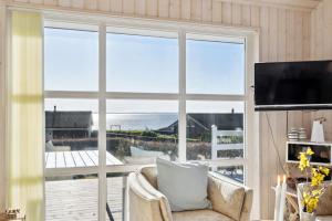 Lovely Holiday Home With Sea View
