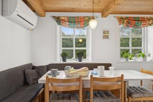 Cozy Holiday Home With A View Of The North Sea