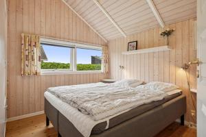 Beachside Holiday Home For The Whole Family