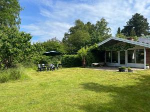 Cosy Summer Cottage Glose To Sandy Beach
