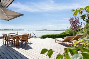 Lovely Beach House With Panoramic View