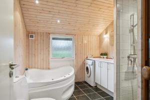 Cozy Summer House Close To The Beach