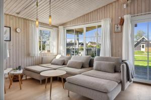 Lovely Cottage Within Walking Distance To The Sea
