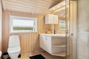 Cozy Cottage Near Beach With Fenced Garden