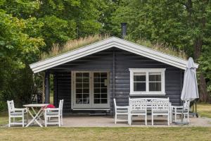 Log House In Dronningmølle 150 M To The Beach