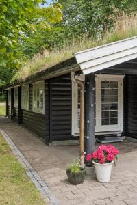 Log House In Dronningmølle 150 M To The Beach