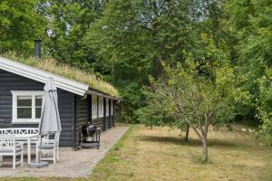 Log House In Dronningmølle 150 M To The Beach
