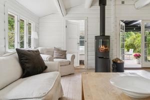 Log House In Dronningmølle 150 M To The Beach