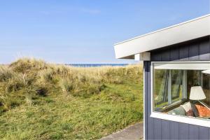 Simple Summer Living In Magical Setting