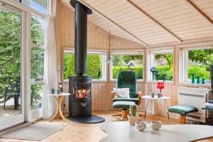 Cozy Holiday Home Near Beach And Nature