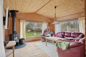 Cozy Holiday Home Near The Water