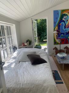 Family-Friendly Cottage Near Beach Nature