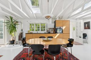 Family-Friendly Cottage Near Beach Nature