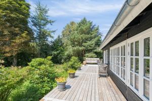 Family-Friendly Cottage Near Beach Nature
