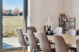 Modern Holiday Home With Spa For 10 People