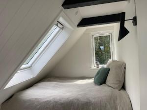 Lovely Year-Round Home With Sea View