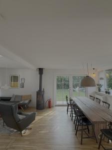 Lovely Year-Round Home With Sea View