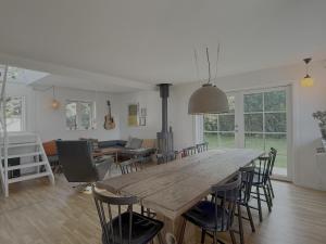 Lovely Year-Round Home With Sea View