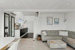 Lovely Holiday Home With Sea View