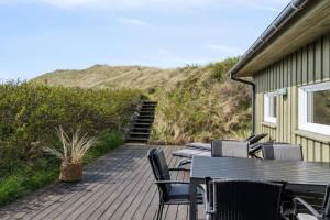 Front Row To The North Sea In Modern House