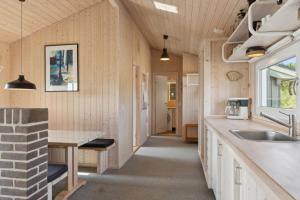 Front Row To The North Sea In Modern House