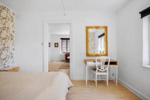 Bright Modern Holiday Home Near Hindemae
