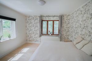 Bright Modern Holiday Home Near Hindemae