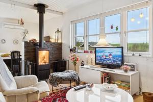 Cozy Holiday Home Close To Beach And Peace
