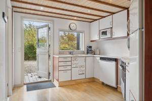 Lovely Holiday Home In Pøt Strandby