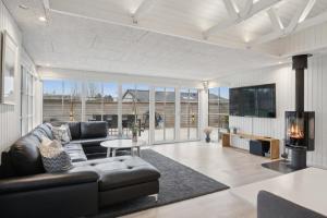 Super Cozy Holiday Home In Nordic Style In Høll
