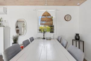 Charming Renovated Holiday Home In Marielyst