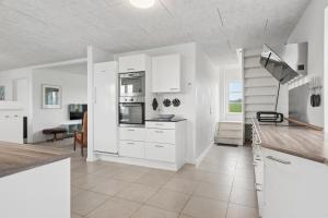 Large Holiday Home For 18 People On South Funen